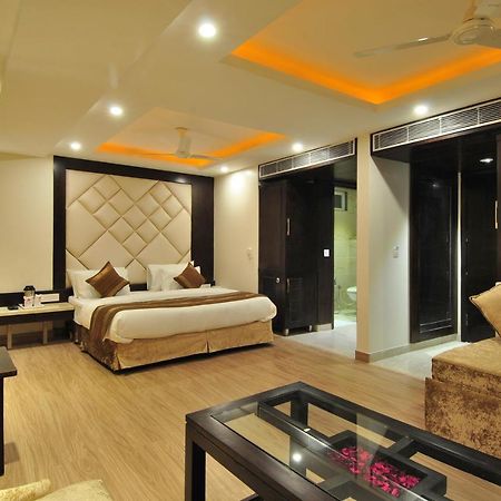 Sai Miracle - Luxury Living Hotel Nova Deli Exterior foto
