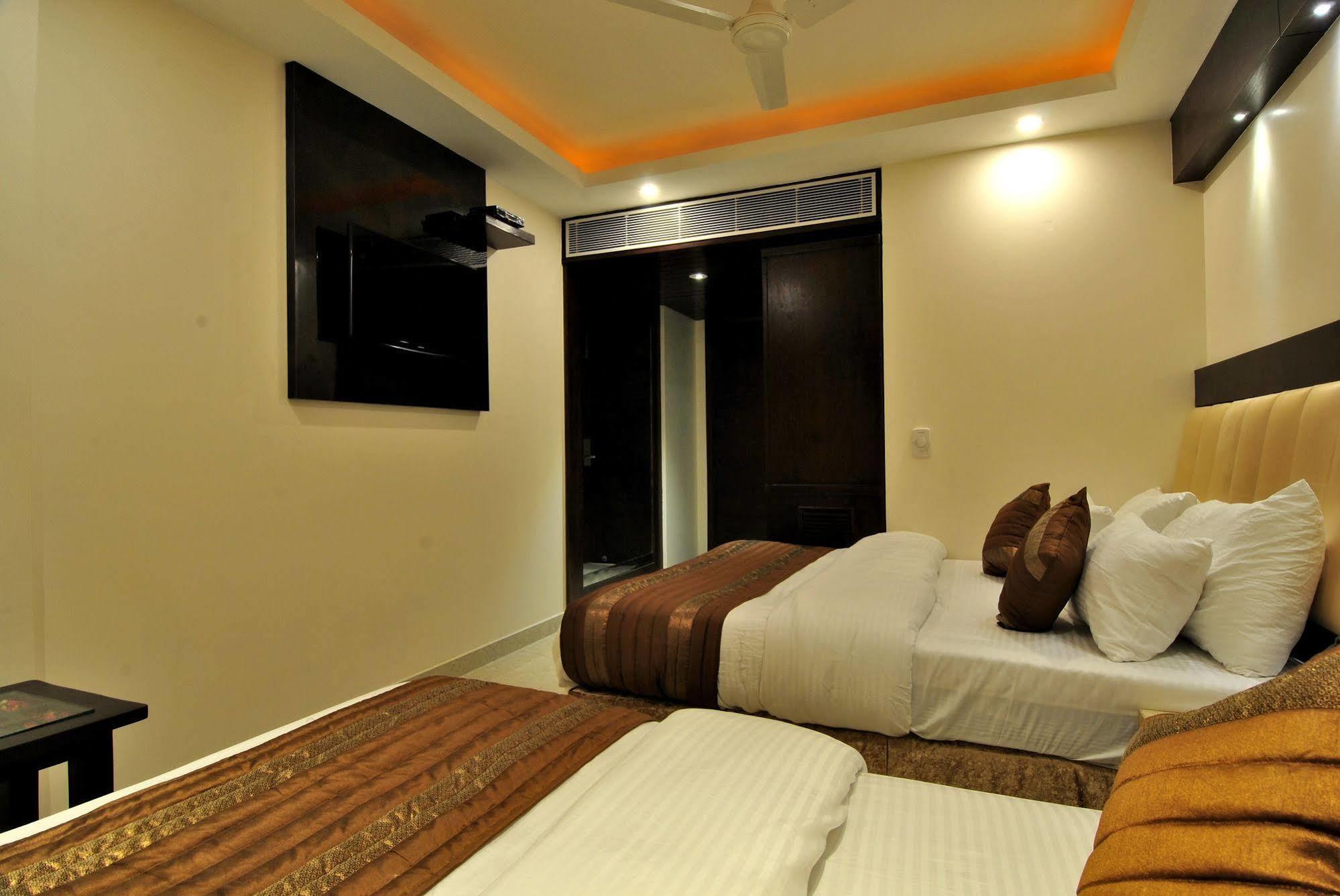 Sai Miracle - Luxury Living Hotel Nova Deli Exterior foto