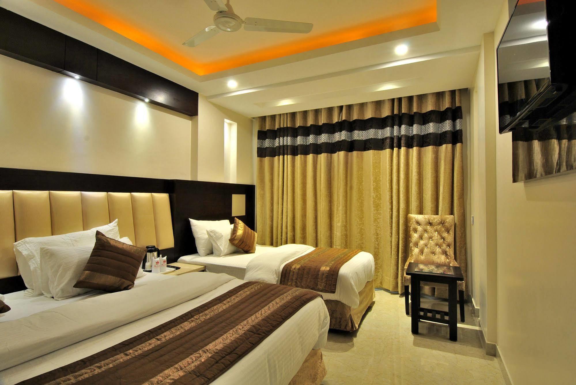 Sai Miracle - Luxury Living Hotel Nova Deli Exterior foto