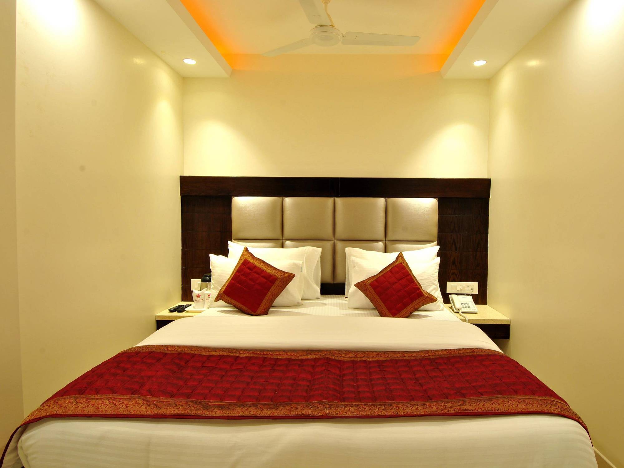 Sai Miracle - Luxury Living Hotel Nova Deli Exterior foto