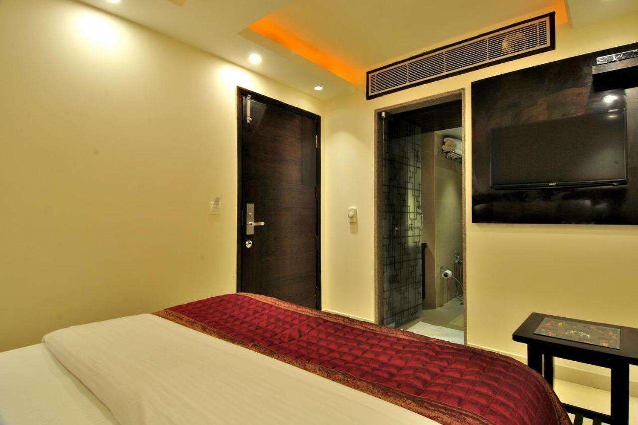 Sai Miracle - Luxury Living Hotel Nova Deli Exterior foto