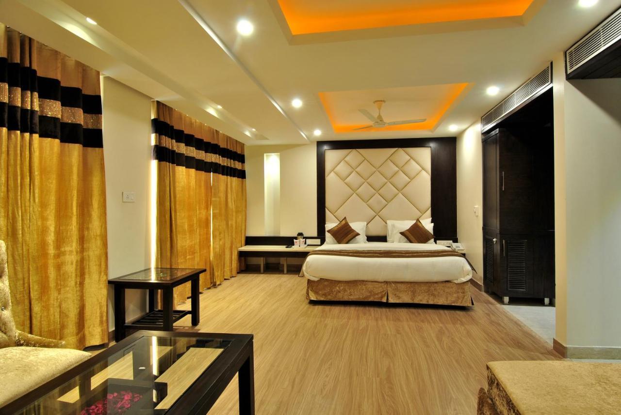 Sai Miracle - Luxury Living Hotel Nova Deli Exterior foto