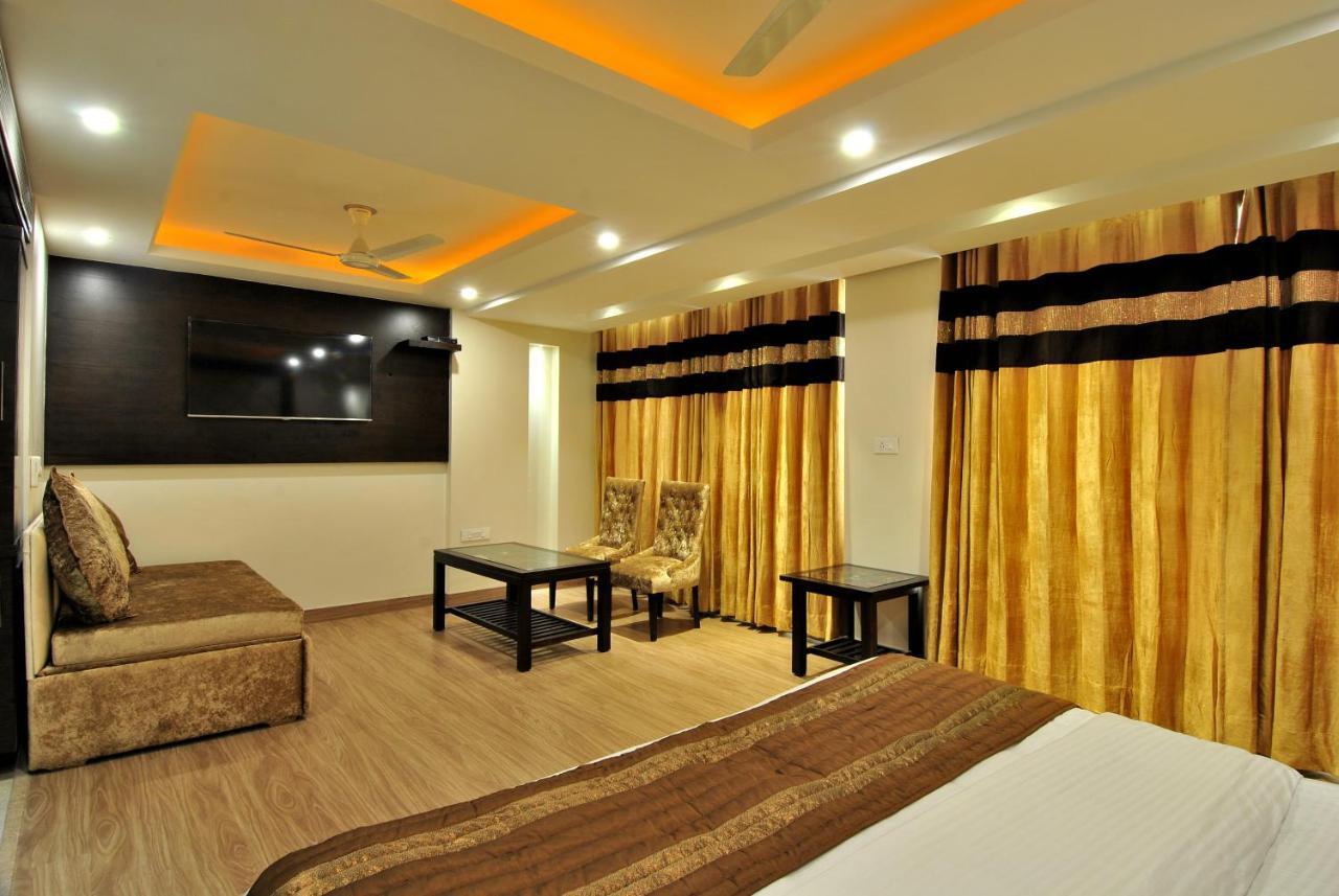 Sai Miracle - Luxury Living Hotel Nova Deli Exterior foto